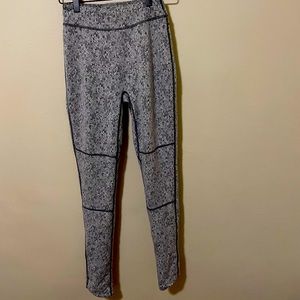 Gymshark fleur texture leggings, size small